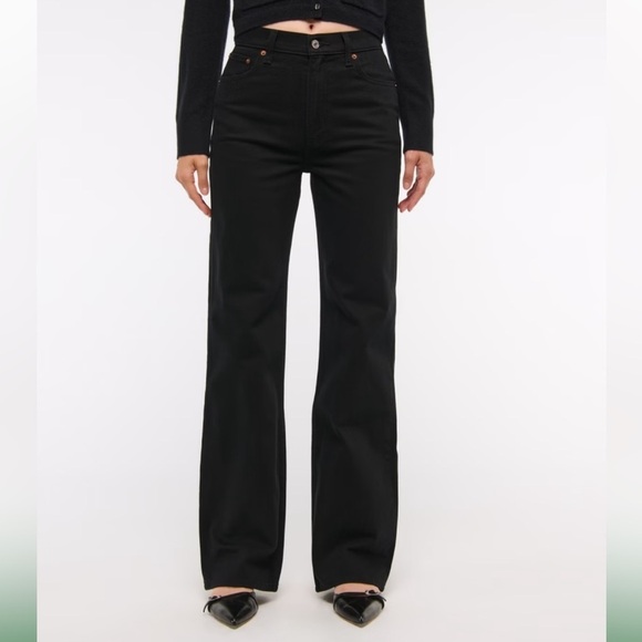Abercrombie and Fitch 90s Relaxed High Rise Jean - Picture 2 of 9